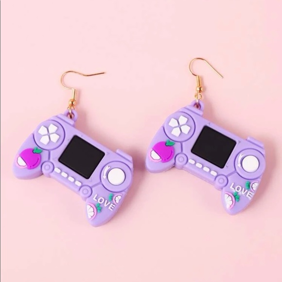 video game console long earrings - Picture 2 of 4
